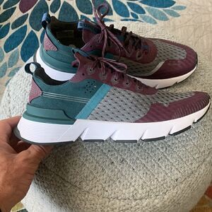 SOREL,  KINETIC running shoes, near new, mens size 8